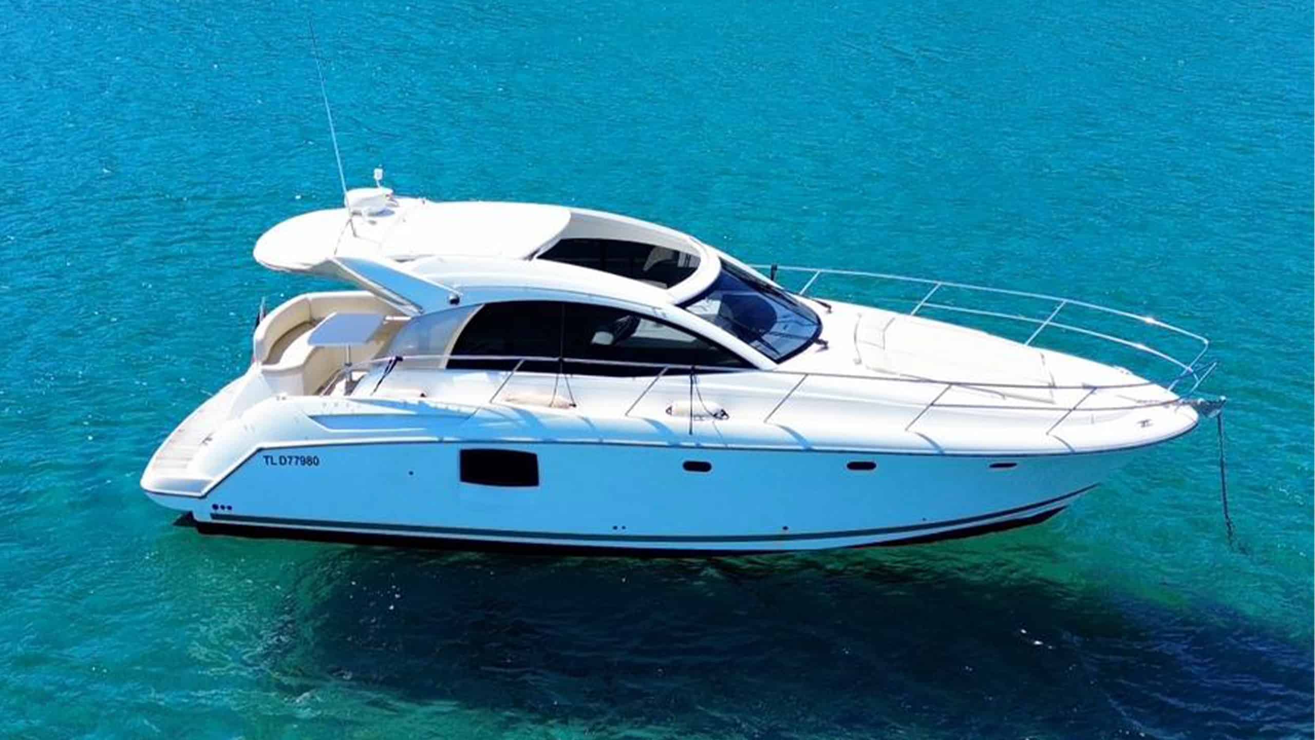 location bateau vedette hyeres